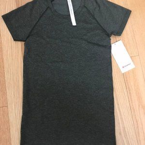 Lululemon swiftly tech short sleeve